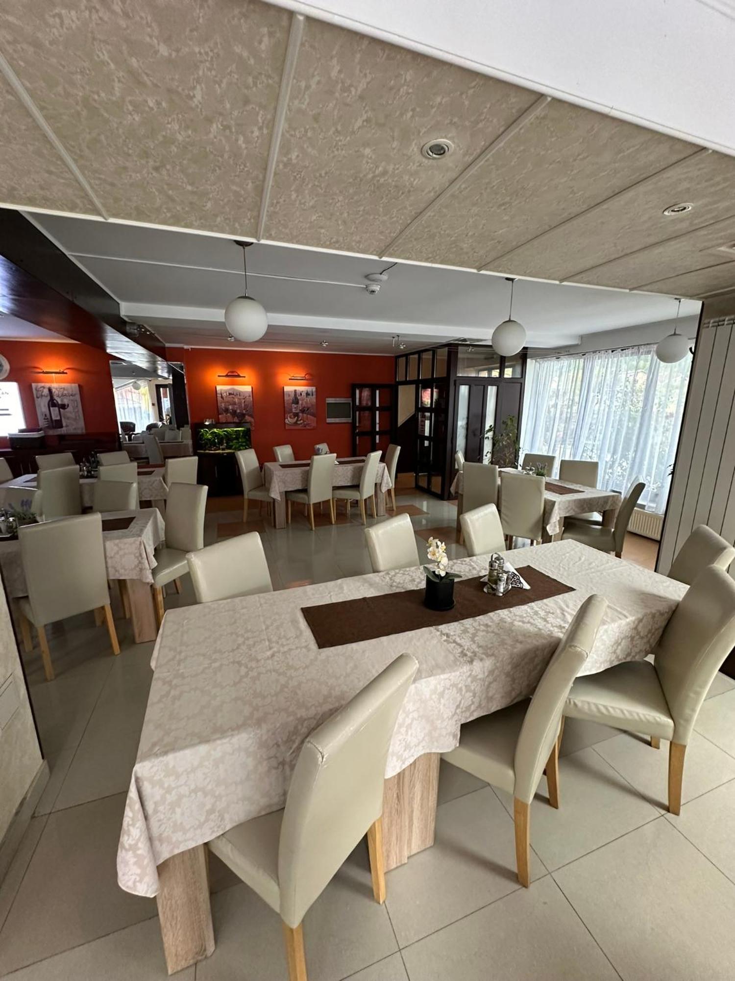 Restaurant Motel Dolorean Sacele Luaran gambar